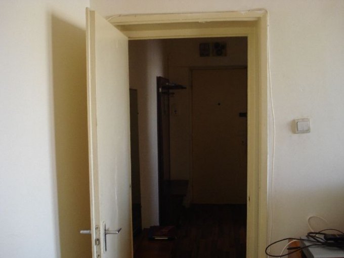 inchiriere apartament cu 3 camere, semidecomandat, in zona Basarabia, orasul Bucuresti