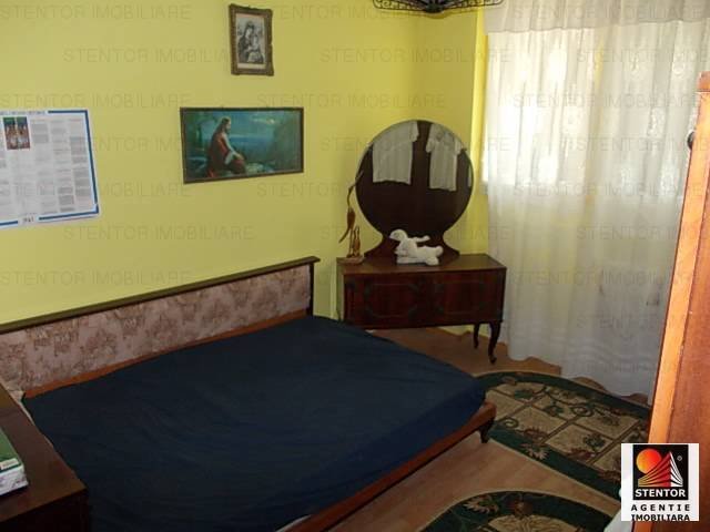vanzare apartament cu 3 camere, decomandat, in zona Drumul Taberei, orasul Bucuresti