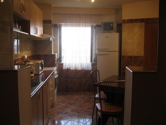 vanzare apartament cu 3 camere, decomandat, in zona Crangasi, orasul Bucuresti