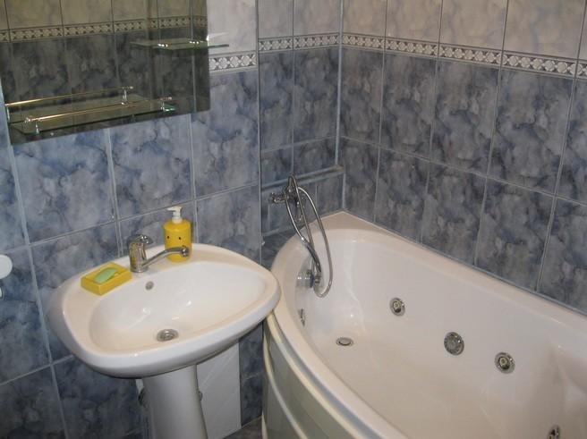 agentie imobiliara vand apartament decomandat, in zona Crangasi, orasul Bucuresti