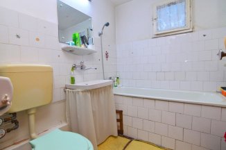 http://realkom.ro/anunt/vanzari-apartamente/realkom-agentie-imobiliara-oferta-vanzare-apartament-3-camere-rahova-vasile-croitoru/1345