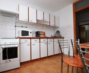 http://www.realkom.ro/anunt/inchirieri-apartamente/realkom-agentie-imobiliara-decebal-oferta-inchiriere-apartament-3-camere-theodor-sperantia/1349