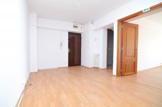 http://www.realkom.ro/anunt/vanzari-apartamente/realkom-agentie-imobiliara-unirii-oferta-vanzare-apartament-3-camere-unirii-piata-alba-iulia/1866