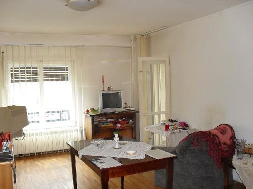 agentie imobiliara vand apartament decomandata, in zona Unirii, orasul Bucuresti