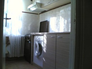 inchiriere apartament cu 3 camere, semidecomandata, in zona Crangasi, orasul Bucuresti