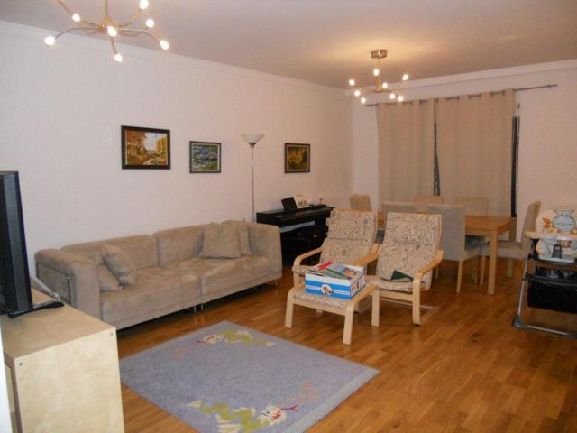 vanzare apartament cu 3 camere, decomandat, in zona Tei, orasul Bucuresti