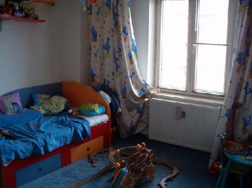 vanzare apartament cu 3 camere, decomandat, in zona Octavian Goga, orasul Bucuresti
