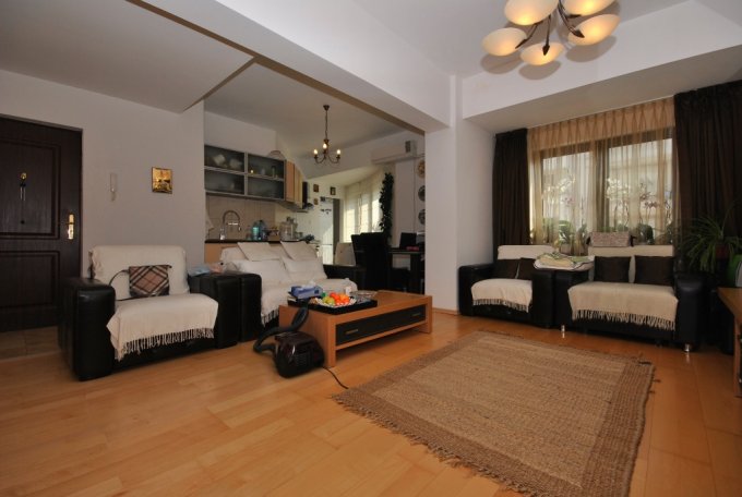 vanzare apartament semidecomandat, zona Soseaua Nordului, orasul Bucuresti, suprafata utila 86 mp