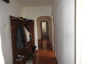 proprietar vand apartament decomandat, in zona Tineretului, orasul Bucuresti