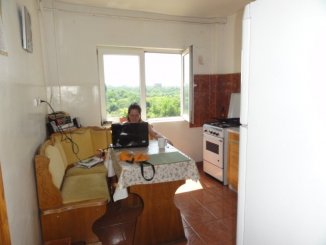vanzare apartament cu 3 camere, decomandat, in zona Tineretului, orasul Bucuresti