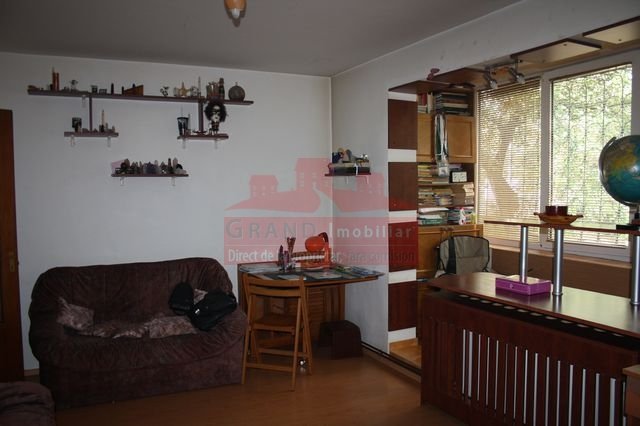 vanzare apartament cu 3 camere, decomandat, in zona Rahova, orasul Bucuresti