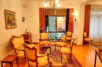 vanzare apartament cu 3 camere, decomandat, in zona 1 Mai, orasul Bucuresti