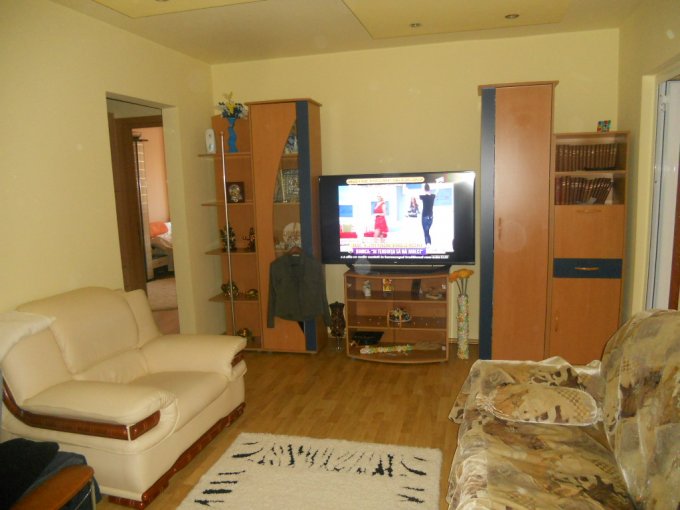 vanzare apartament semidecomandat, zona Drumul Taberei, orasul Bucuresti, suprafata utila 65 mp