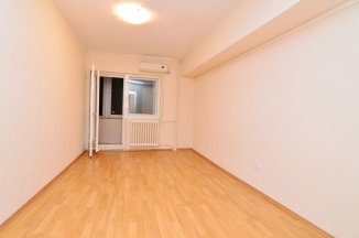 http://realkom.ro/anunt/vanzari-apartamente/realkom-agentie-imobiliara-unirii-apartamente-3-camere-de-vanzare-bulevardul-unirii/1443