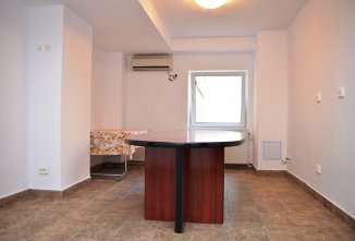 http://realkom.ro/anunt/inchirieri-apartamente/realkom-agentie-imobiliara-decebal-oferta-inchiriere-apartament-3-camere-decebal-zvon-cafe/1684