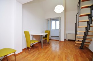 http://www.realkom.ro/anunt/vanzari-apartamente/realkom-agentie-imobiliara-decebal-oferta-vanzare-apartament-3-camere-decebal-zvon-cafe/1774