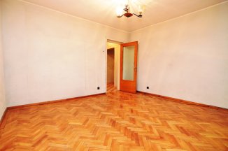 http://www.realkom.ro/anunt/vanzari-apartamente/realkom-agentie-imobiliara-decebal-oferta-vanzare-apartament-3-camere-decebal-piata-muncii/1818