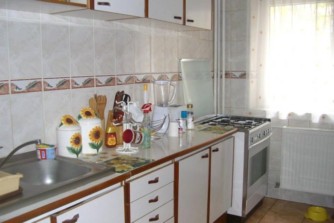 vanzare apartament cu 3 camere, decomandat, in zona Doamna Ghica, orasul Bucuresti