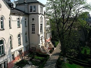 agentie imobiliara inchiriez apartament decomandata, in zona 1 Mai, orasul Bucuresti