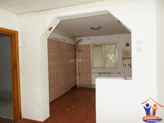 Bucuresti, zona Titan, apartament cu 4 camere de vanzare