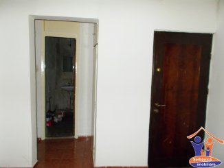 vanzare apartament cu 4 camere, decomandat, in zona Titan, orasul Bucuresti