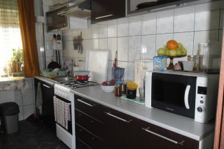 vanzare apartament decomandat, zona Aparatorii Patriei, orasul Bucuresti, suprafata utila 85 mp