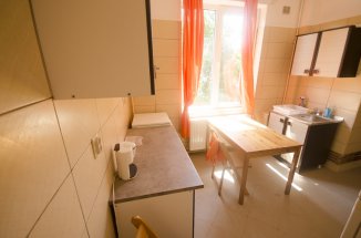 inchiriere apartament cu 4 camere, nedecomandat, in zona Dacia, orasul Bucuresti
