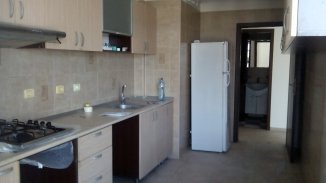 agentie imobiliara vand apartament decomandat, in zona Unirii, orasul Bucuresti