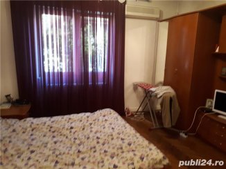 vanzare apartament cu 4 camere, semidecomandat, in zona Dacia, orasul Bucuresti