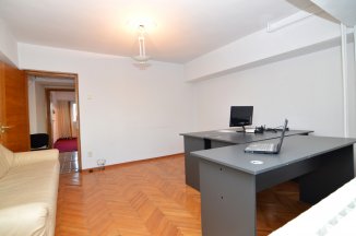 http://www.realkom.ro/anunt/vanzari-apartamente/realkom-agentie-imobiliara-unirii-oferte-apartament-e-4-camere-de-vanzare-bulevardul-unirii/1861