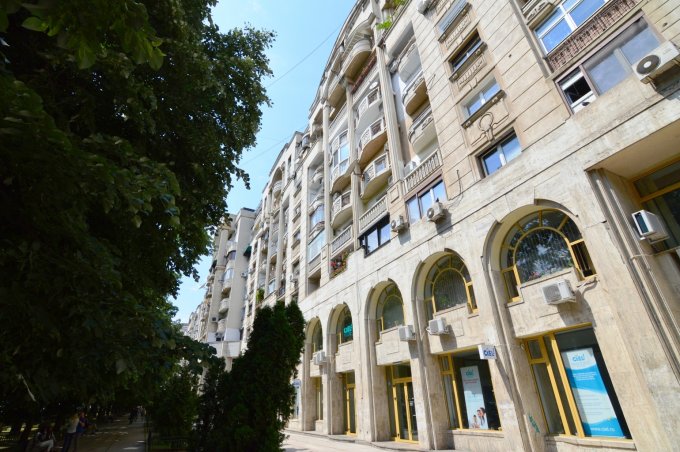 http://www.realkom.ro/anunt/vanzari-apartamente/realkom-agentie-imobiliara-unirii-oferta-vanzare-apartament-4-camere-bulevardul-unirii-fantani/1872