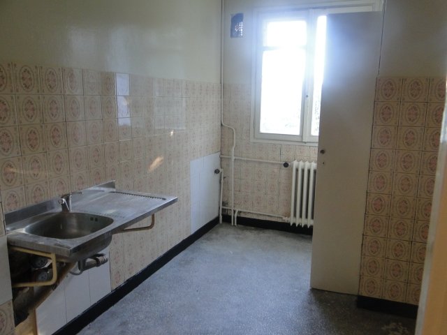 Bucuresti, zona Titan, apartament cu 4 camere de vanzare