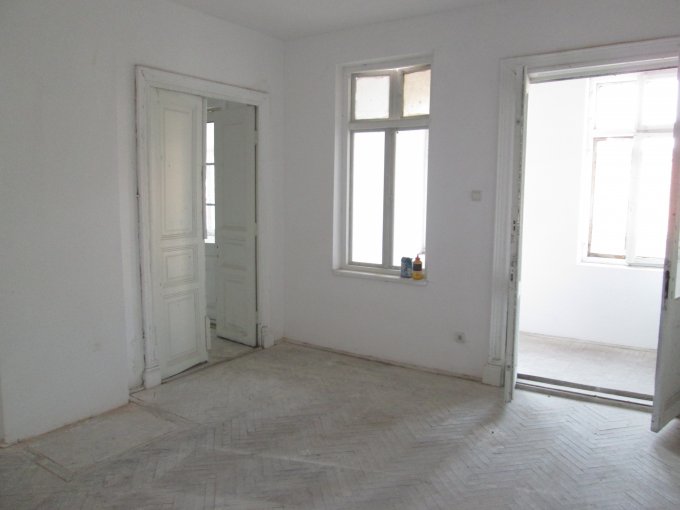 Apartament cu 5 camere de vanzare, confort Lux, Bucuresti