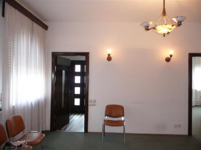 agentie imobiliara inchiriez apartament decomandata, in zona Aviatorilor, orasul Bucuresti