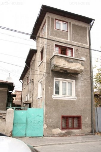 vanzare vila de la agentie imobiliara, cu 1 etaj, 6 camere, in zona 1 Mai, orasul Bucuresti