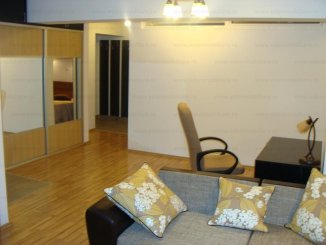 inchiriere apartament cu 3 camere, decomandat, in zona Plopilor, orasul Cluj Napoca