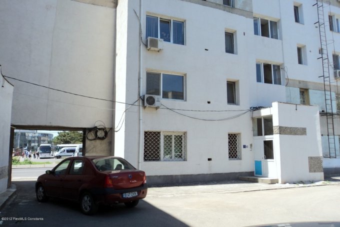 agentie imobiliara vand apartament decomandat, in zona Gara, orasul Constanta
