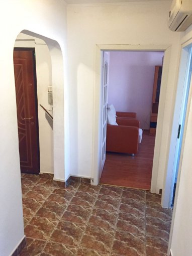vanzare apartament cu 2 camere, decomandat, in zona Brotacei, orasul Constanta