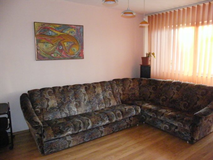 agentie imobiliara inchiriez apartament decomandat, in zona Casa de Cultura, orasul Constanta