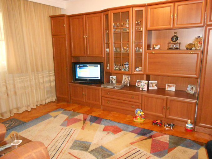 Apartament cu 2 camere de vanzare, confort 1, zona Casa de Cultura,  Constanta