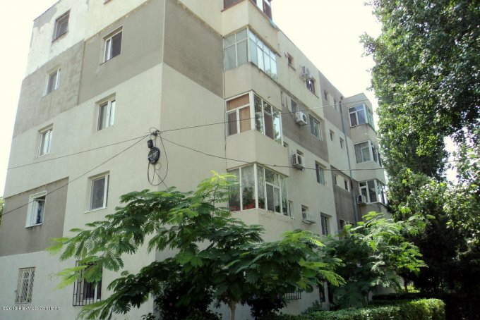 vanzare apartament cu 2 camere, nedecomandat, in zona Tomis 3, orasul Constanta
