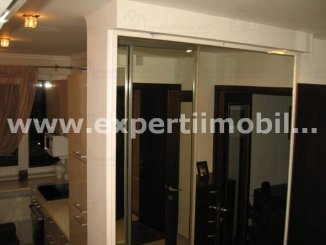 agentie imobiliara vand apartament semidecomandat-circular, in zona Tomis 3, orasul Constanta