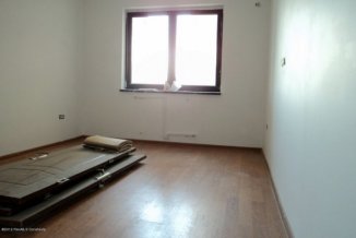 vanzare apartament cu 2 camere, decomandat, in zona Casa de Cultura, orasul Constanta