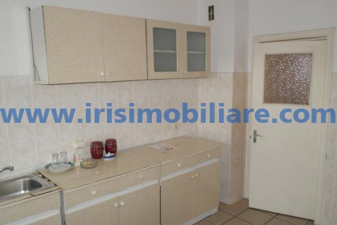 inchiriere apartament cu 2 camere, decomandat, in zona Centru, orasul Constanta