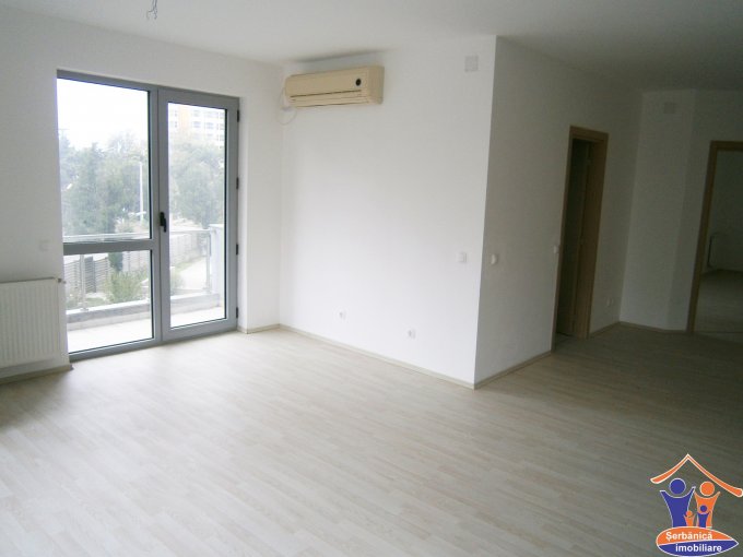 vanzare apartament cu 2 camere, semidecomandat, in zona Centru, orasul Olimp