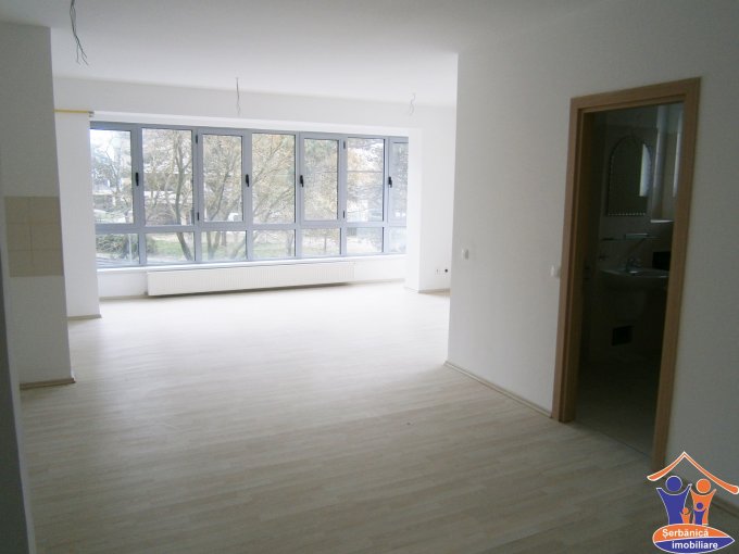 Apartament cu 2 camere de vanzare, confort Lux, zona Centru,  Olimp Constanta