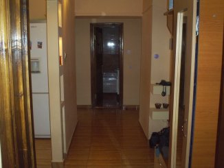 vanzare apartament cu 2 camere, decomandat, in zona Boema, orasul Constanta