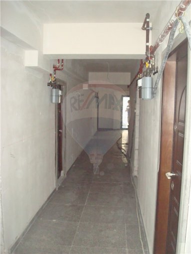 agentie imobiliara vand apartament decomandat, in zona Km 5, orasul Constanta