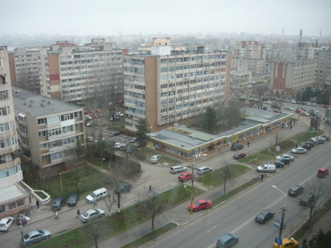 agentie imobiliara inchiriez apartament decomandat, in zona Tomis 3, orasul Constanta