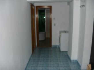 agentie imobiliara inchiriez apartament decomandat, in zona Trocadero, orasul Constanta